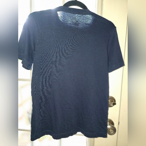 Nike Boys' Navy Graphic TeeSize: Youth Large (L / 6 / 147–158 cm) - Picture 3 of 3